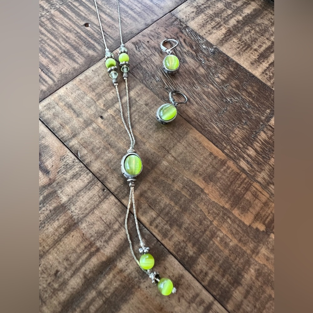 Beautiful spring green necklace and matching earrings